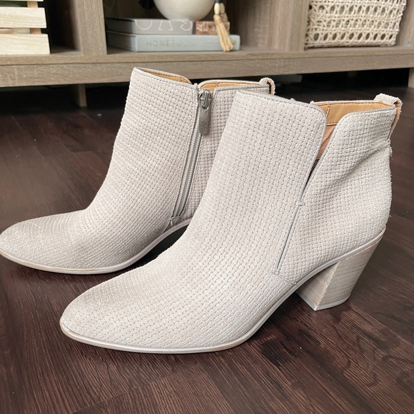 FRANCO SARTO WOMEN’S ORCHARD BOOTIE IN SIZE 8 - Picture 6 of 9